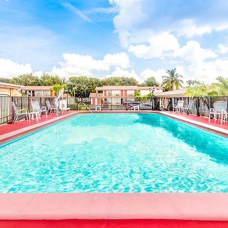 Econo Lodge Inn & Suites Florida City Luaran gambar